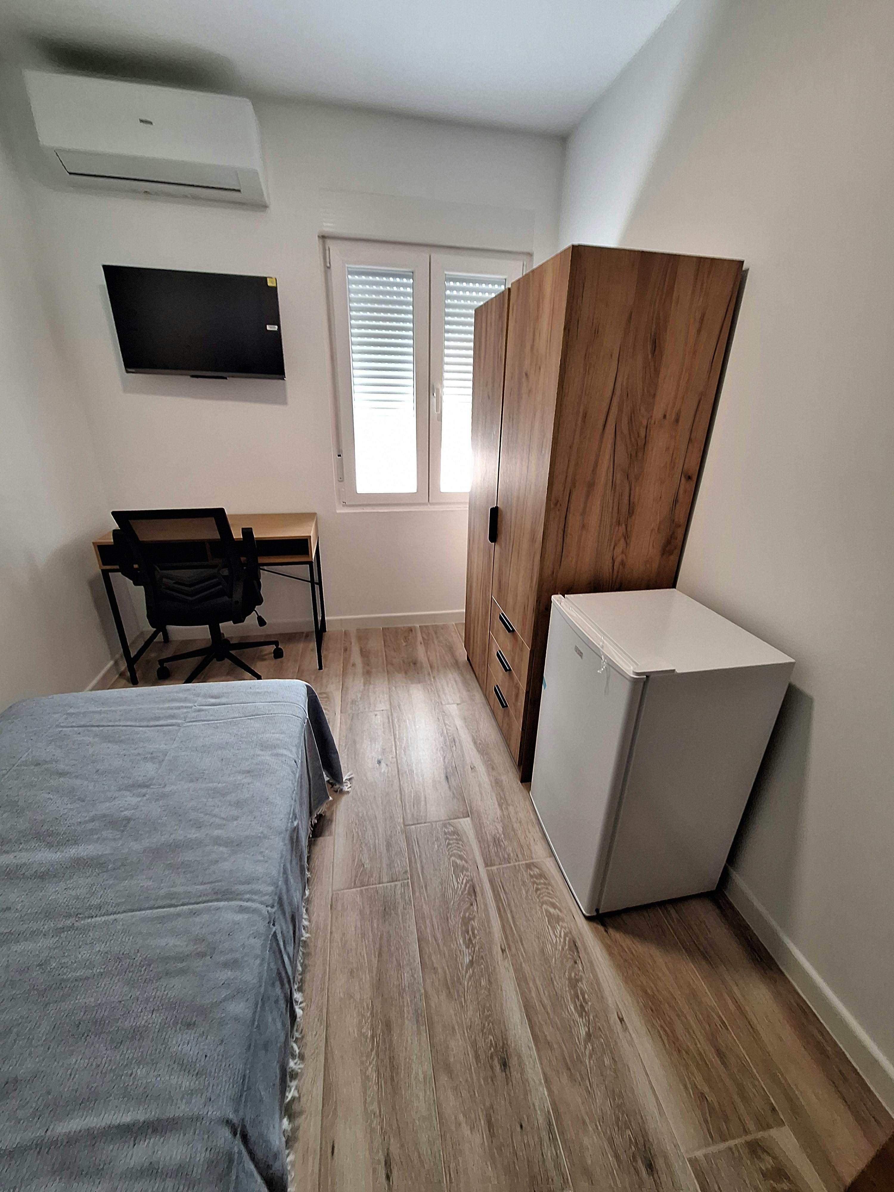 3-Bedroom Apartment in Carrer del Nou d'Octubre, Valencia (1704150) ROOM 3