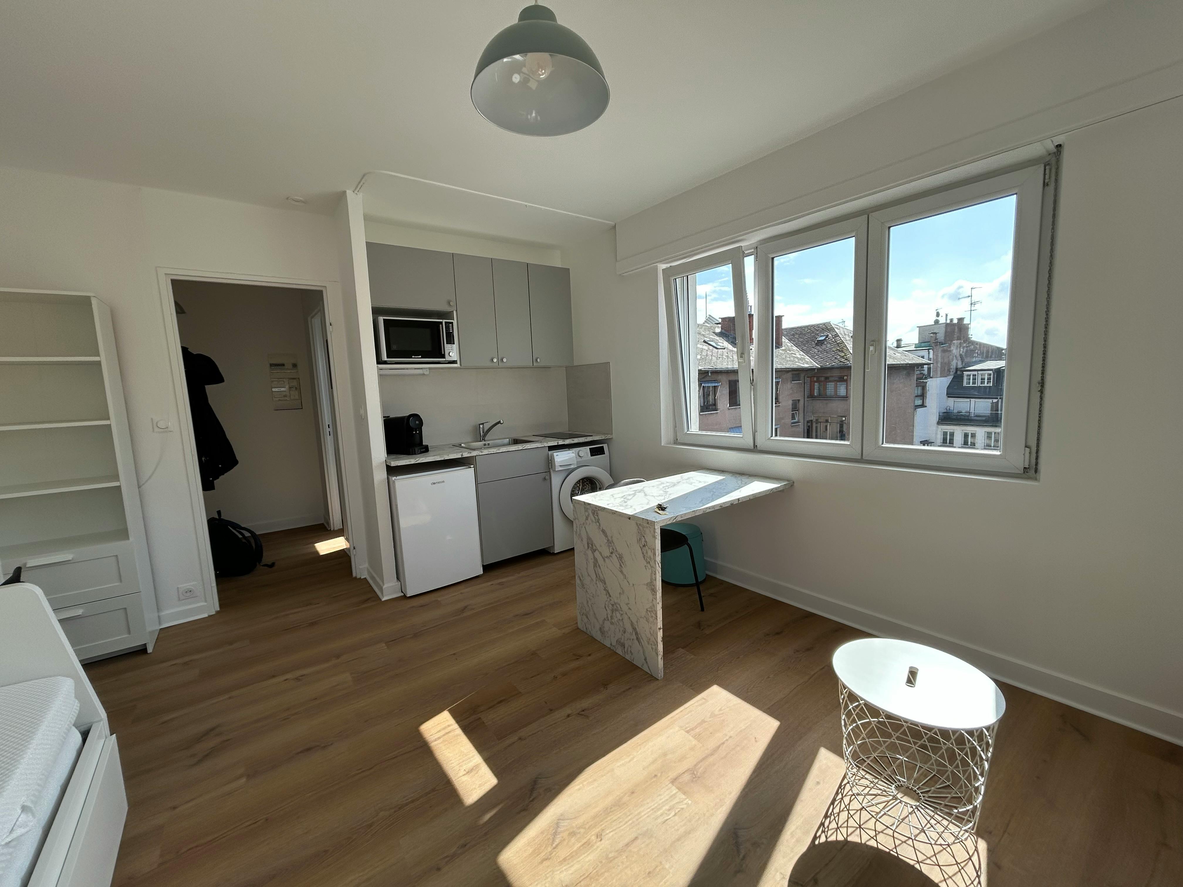 Studio for rent for €850 per month in Strasbourg, Quai de Paris