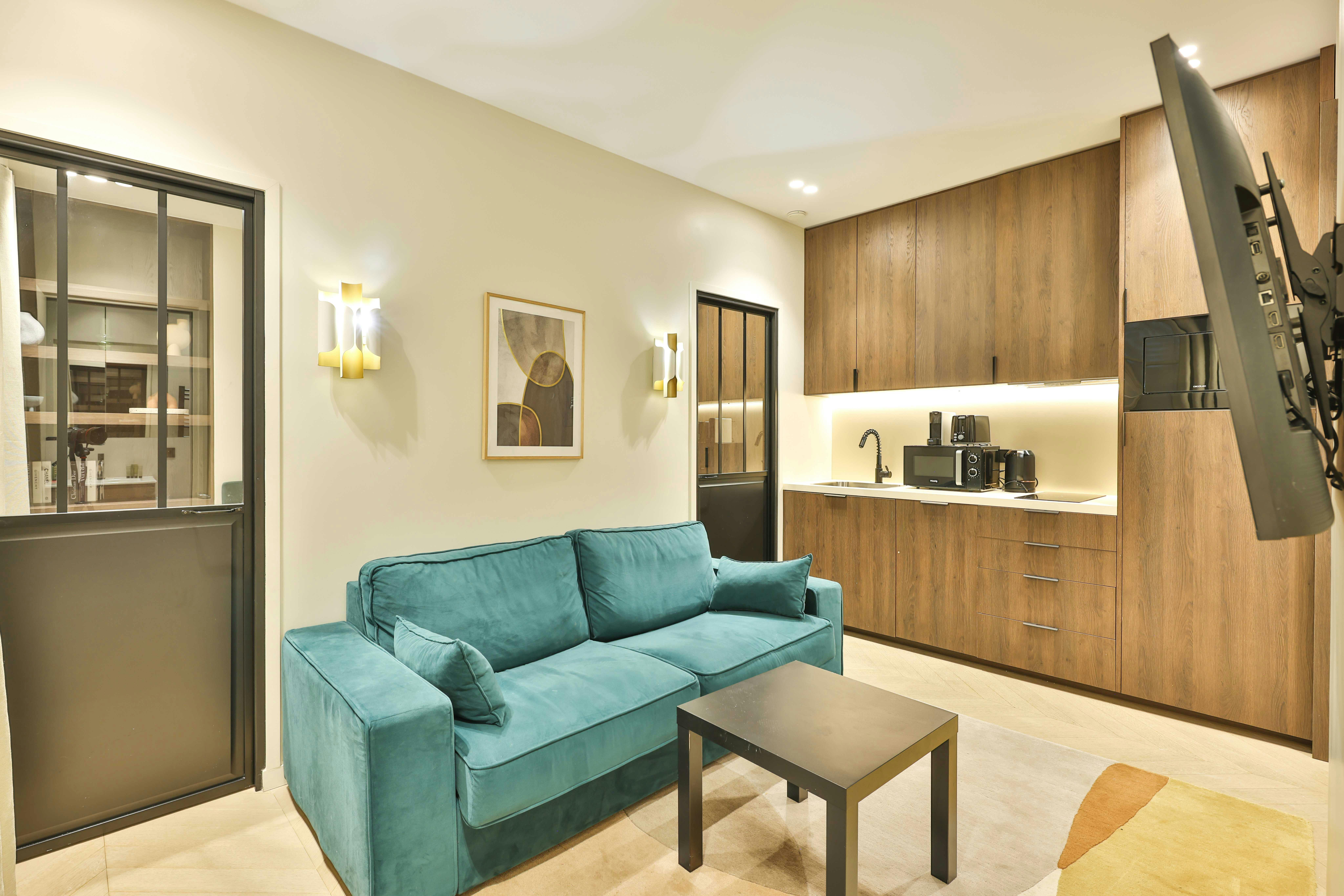 Boulevard Voltaire, Paris preview