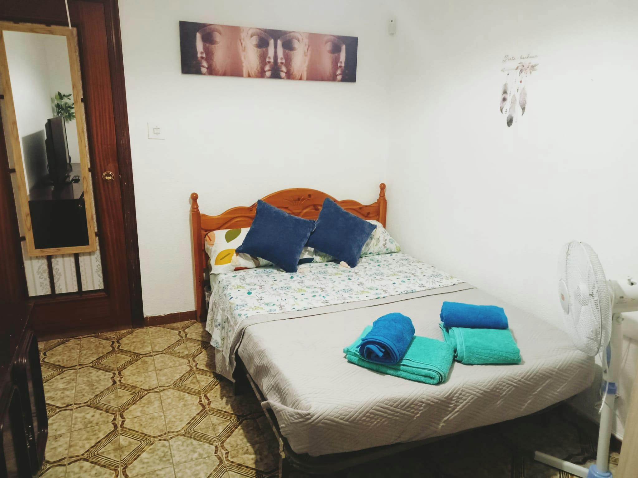 Private room for rent for €450 per month in Alicante, Carrer Rosello