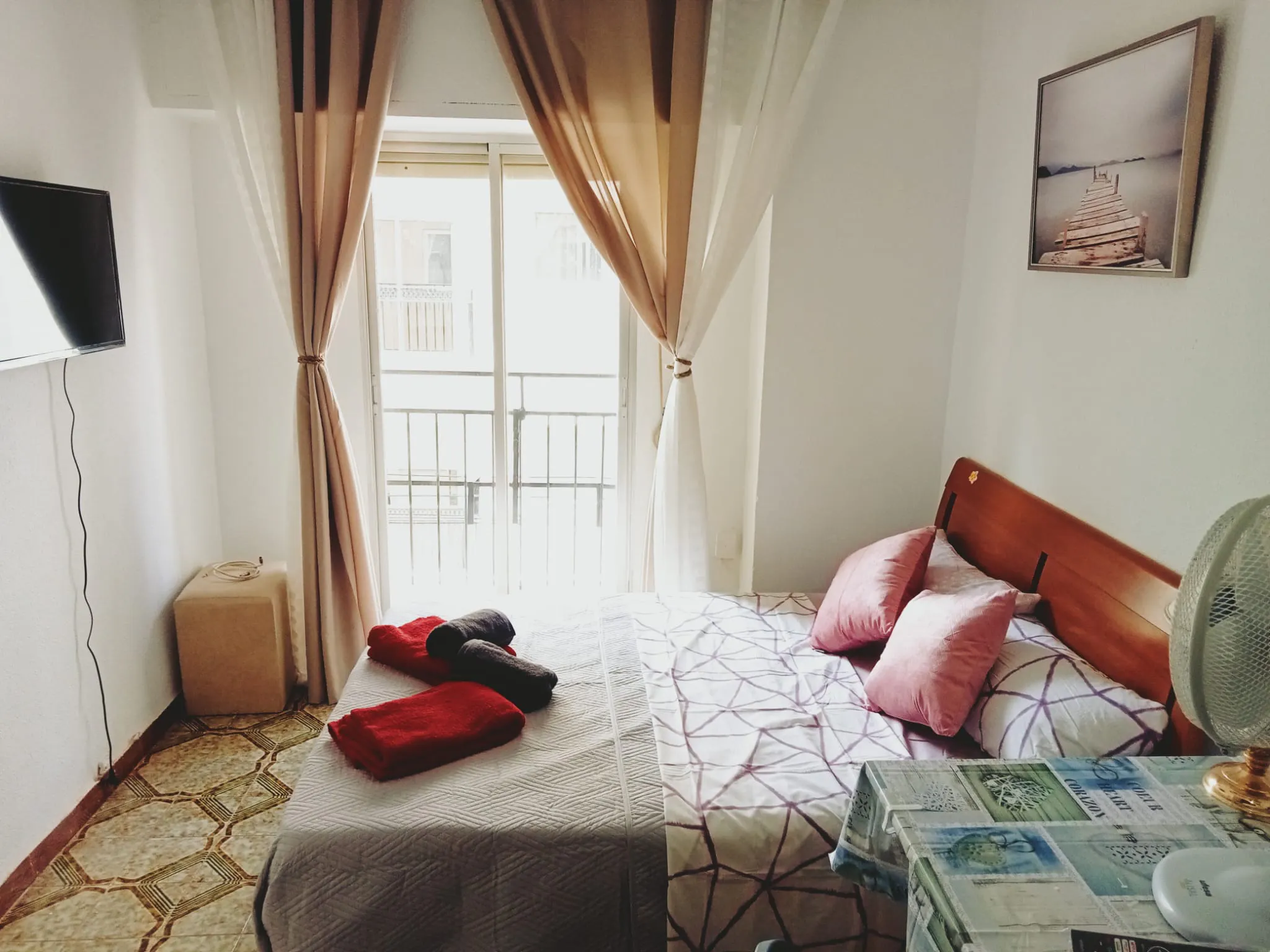 Private room in Carrer Rosello, Alicante 4