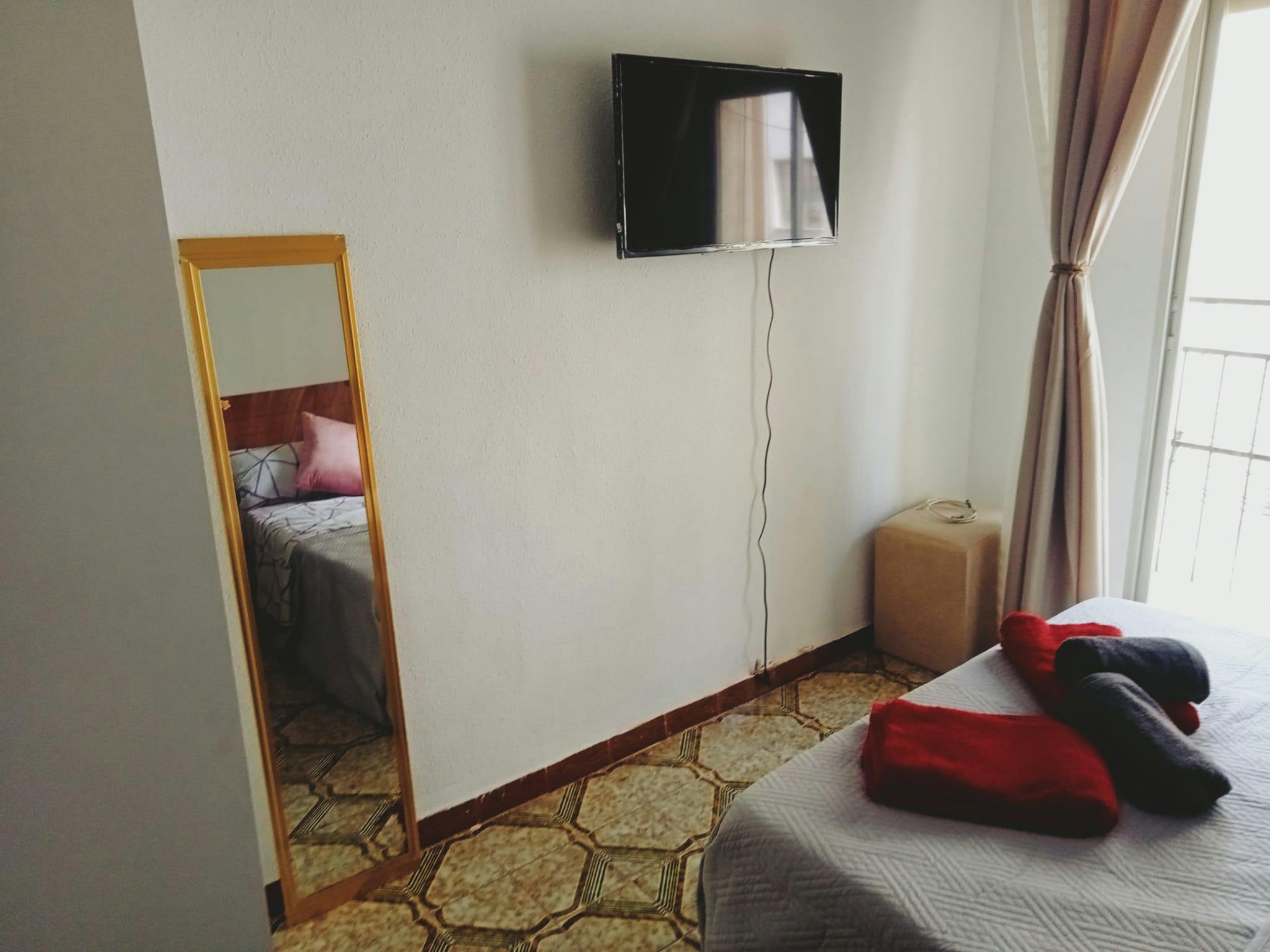 Habitación privada en alquiler por 450 € al mes en Alicante, Carrer Rosello