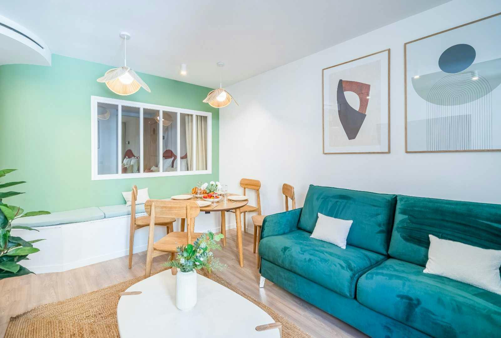 Apartment for rent for €3,825 per month in Saint-Tropez, Rue des Feniers