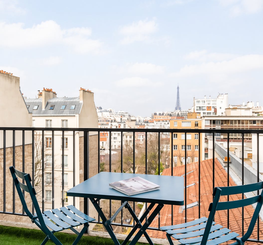 Apartment for rent for €2,300 per month in Paris, Rue de Vaugirard