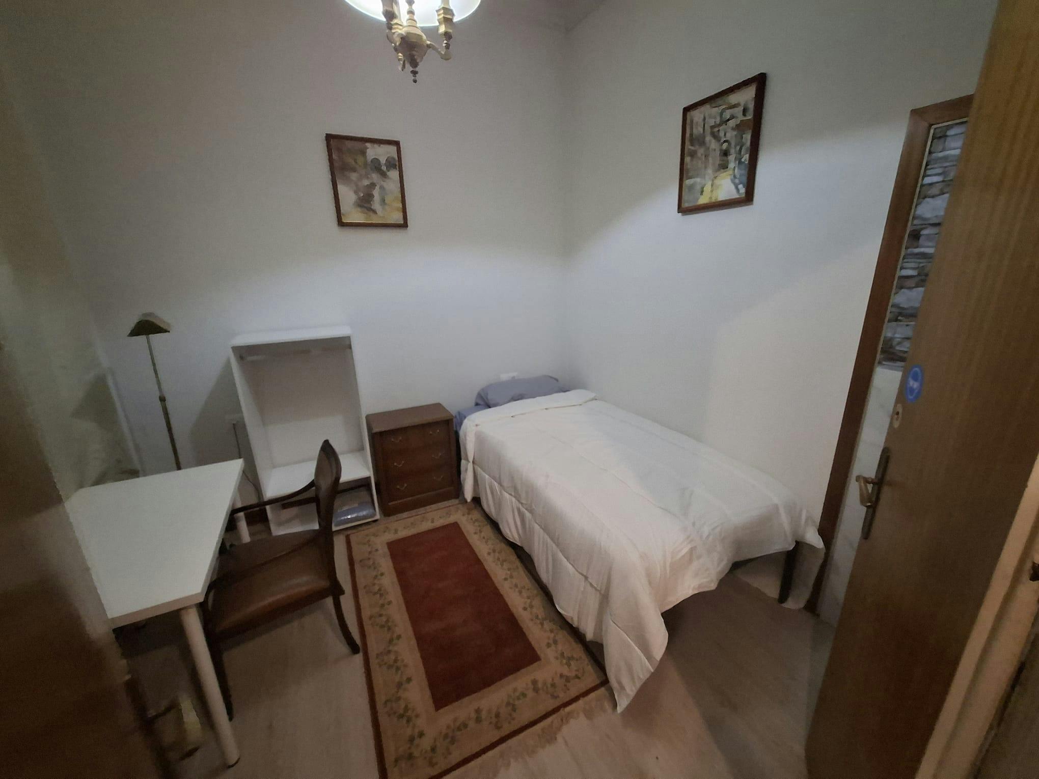 Private room for rent for €850 per month in Barcelona, Gran Via de les Corts Catalanes