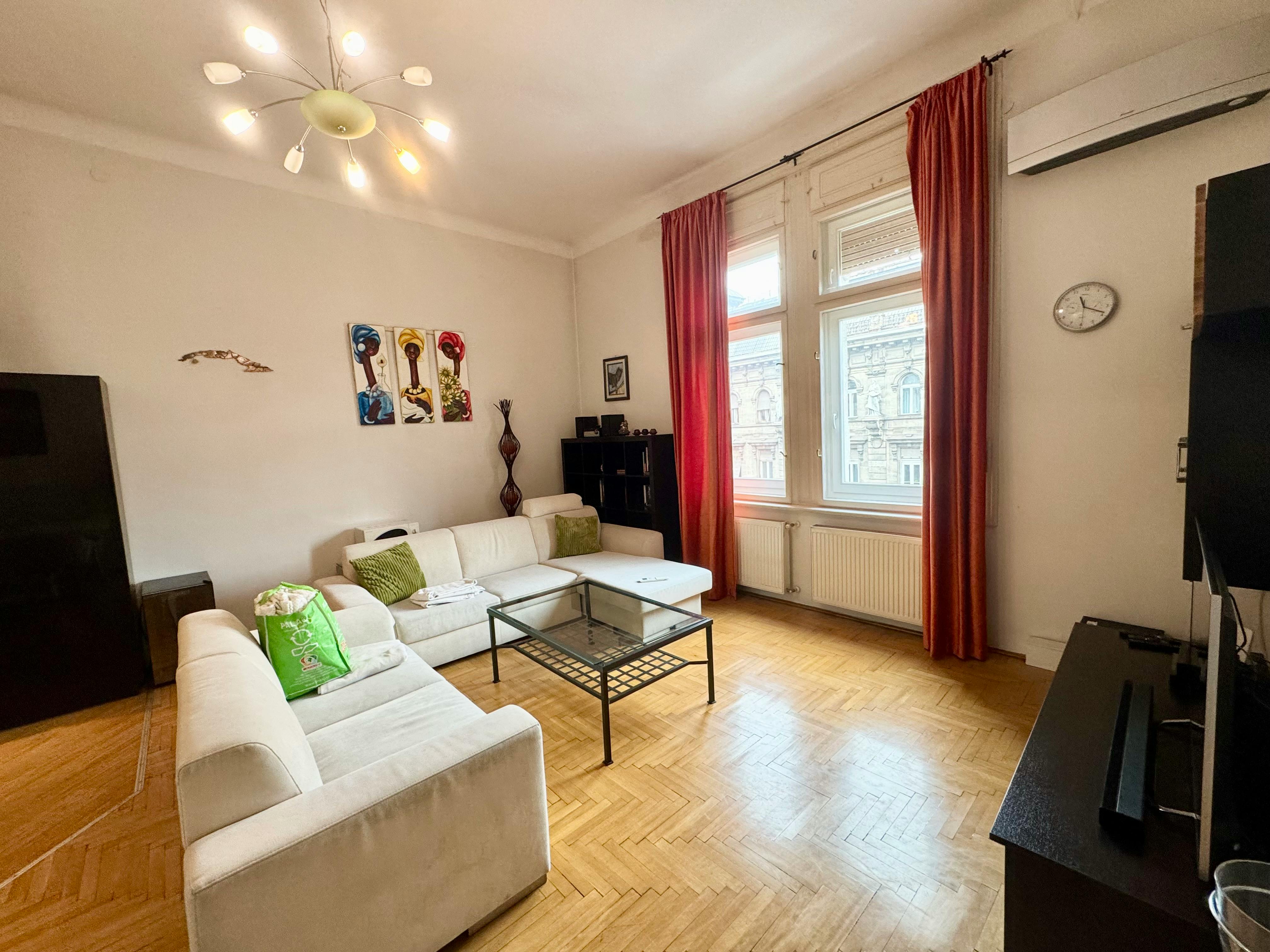 公寓 正在以 HUF 608,862 的月租出租，其位于 Budapest, Kossuth Lajos utca
