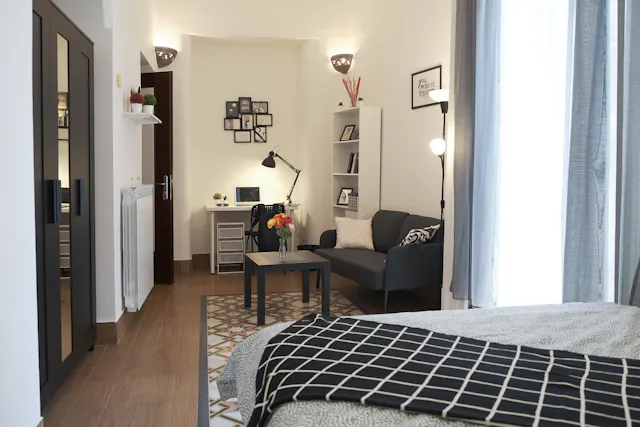 Private room in Via Enrico Pessina, Naples (1704963) room image 2