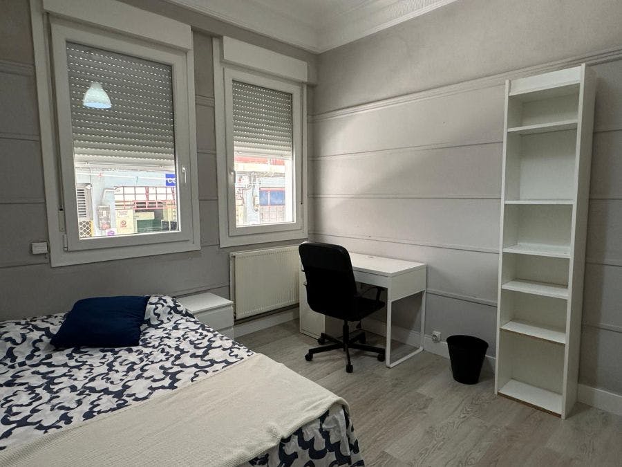 Single room Bilbao, 1 bed, 10m² — photo 1