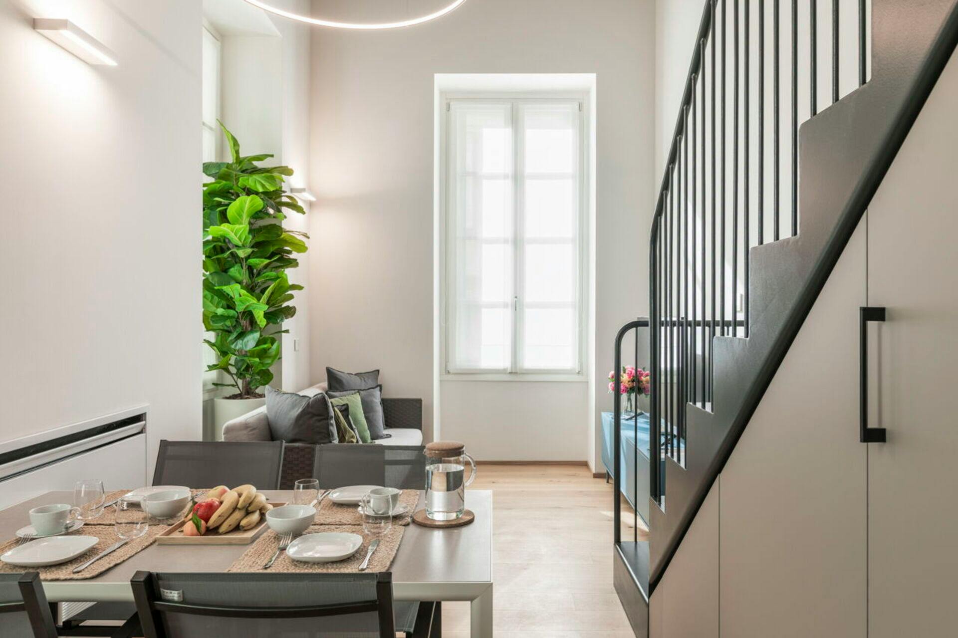 Appartement à louer pour 3 100 €/mois à Como, Via Alessandro Volta