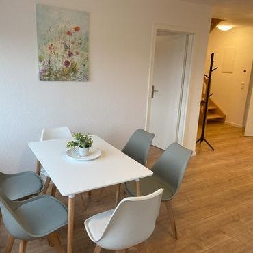 Apartment for rent for €2,900 per month in Esslingen, Gallenweg