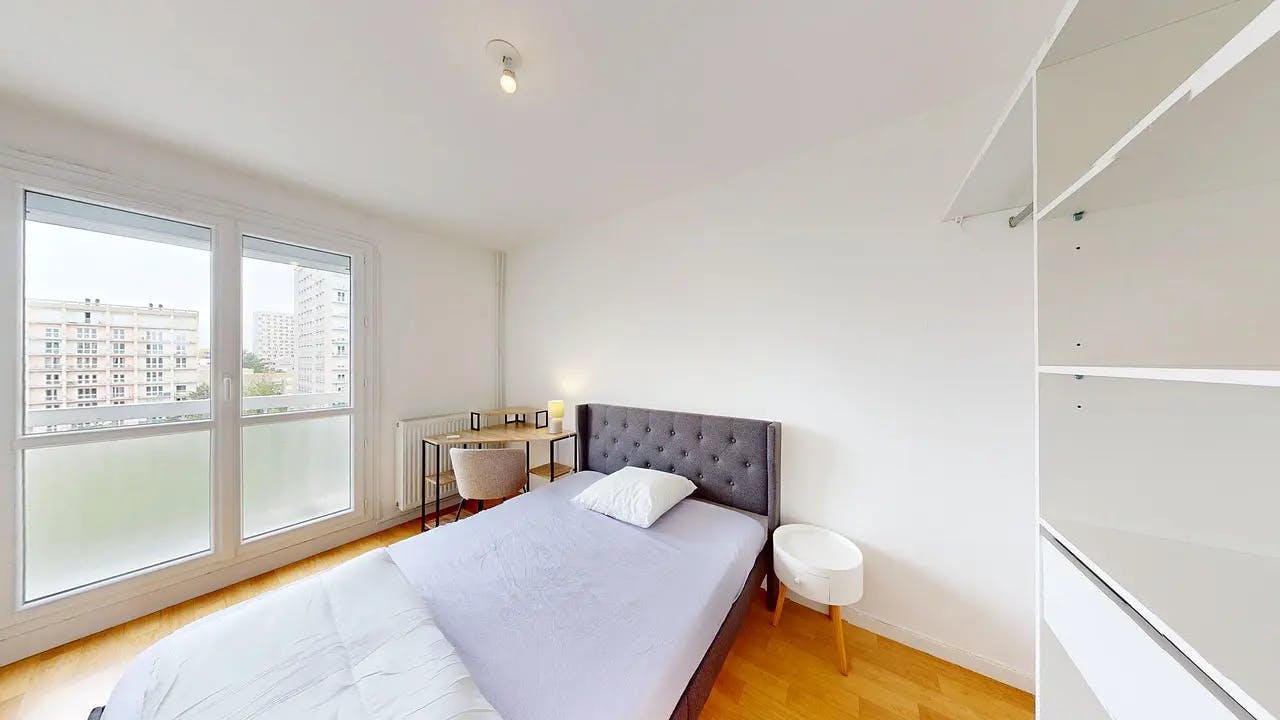 私人房间 正在以 €420 的月租出租，其位于 Rennes, Rue du Bourbonnais