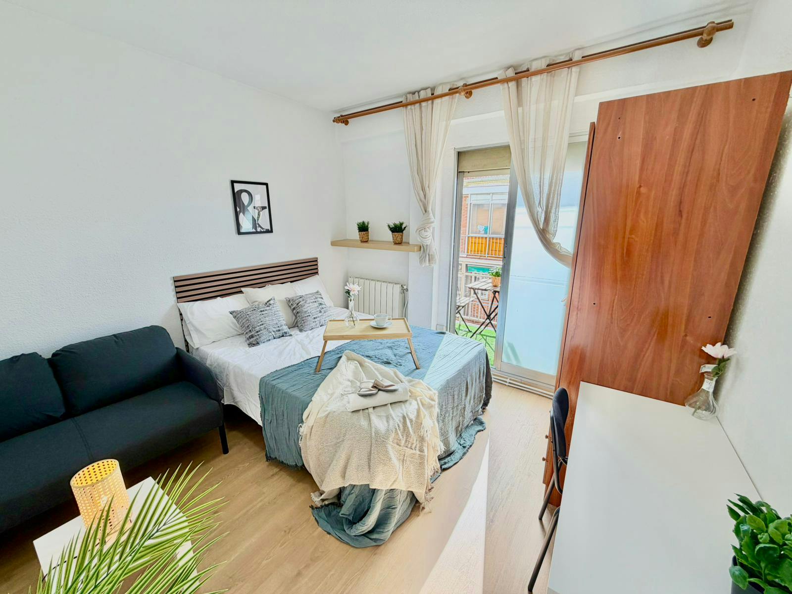 Double room Madrid, 1 bed, 75m² — photo 1