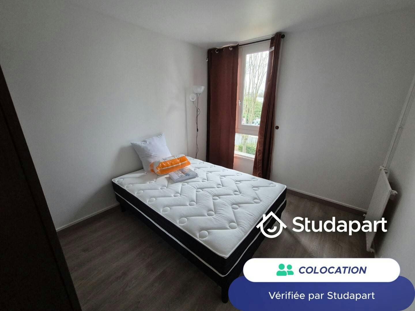 Private room for rent for €480 per month in Évry-Courcouronnes, Square Gutenberg