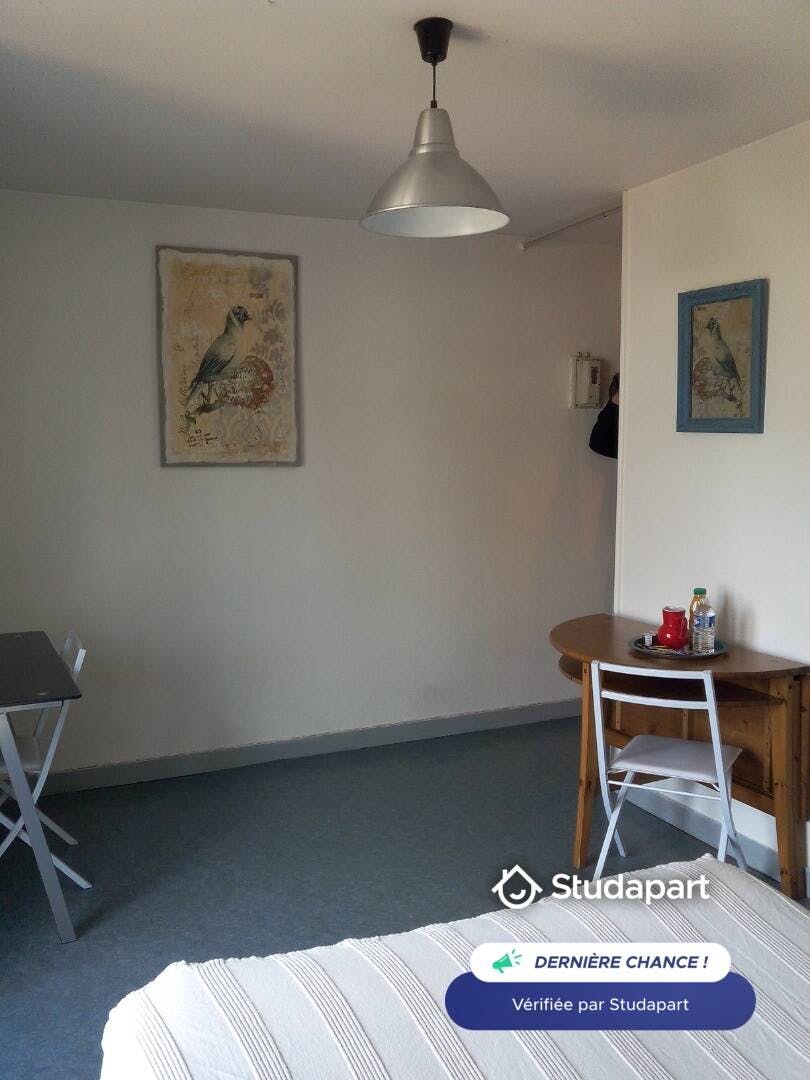 Apartamento en alquiler por 490 € al mes en Poitiers, Rue de la Cathédrale