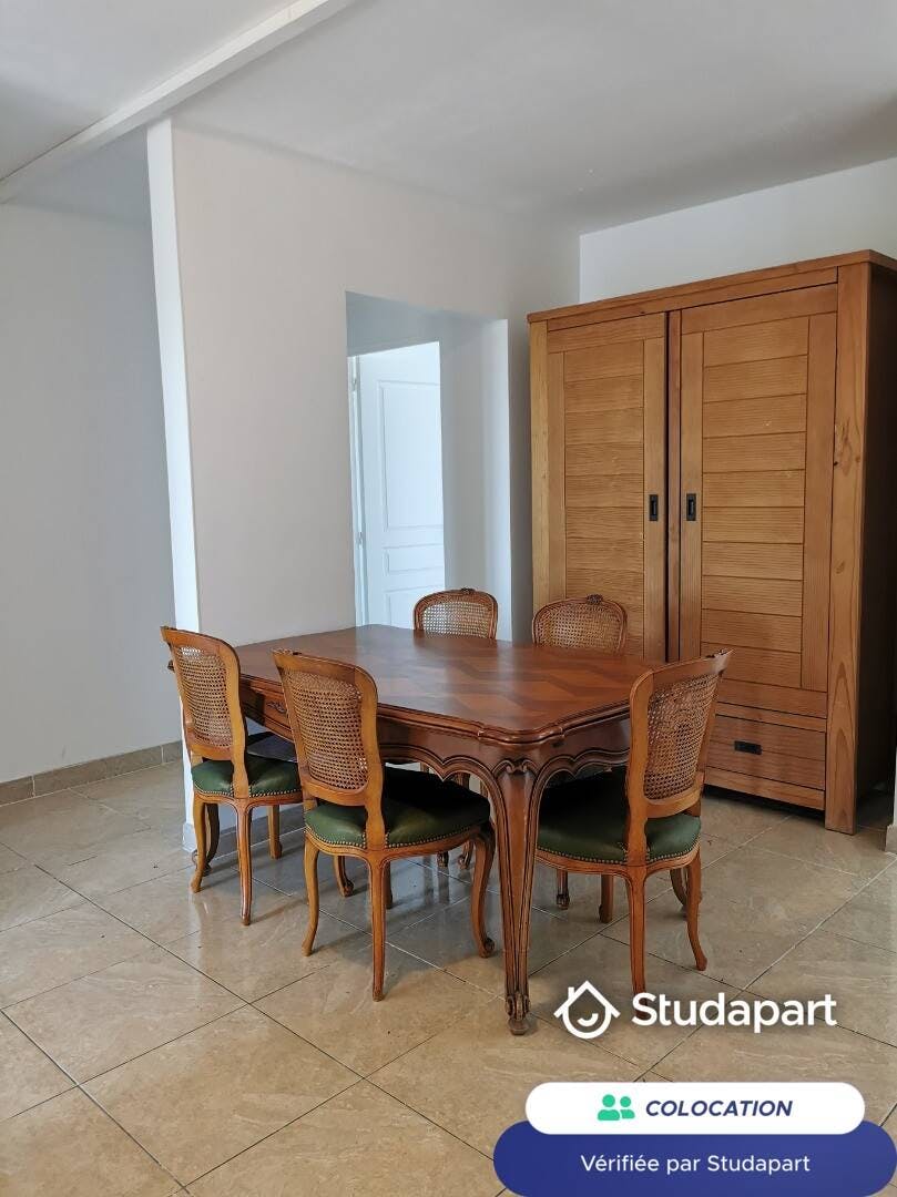 Kamer in Vaulx-en-Velin
