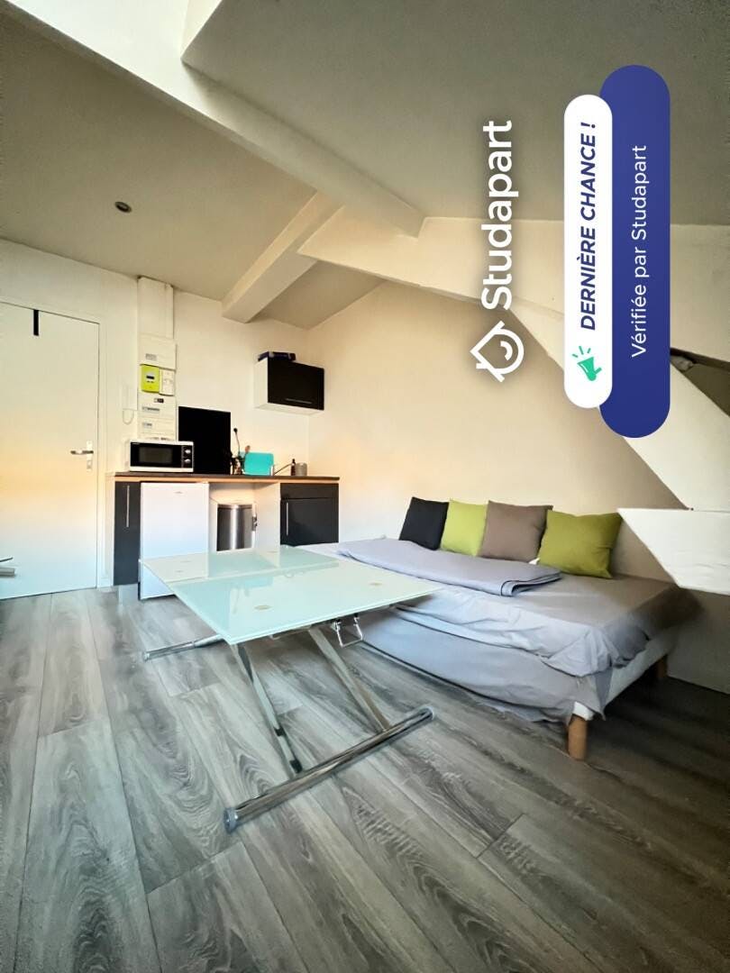 Apartment for rent for €375 per month in Reims, Rue de Courcelles