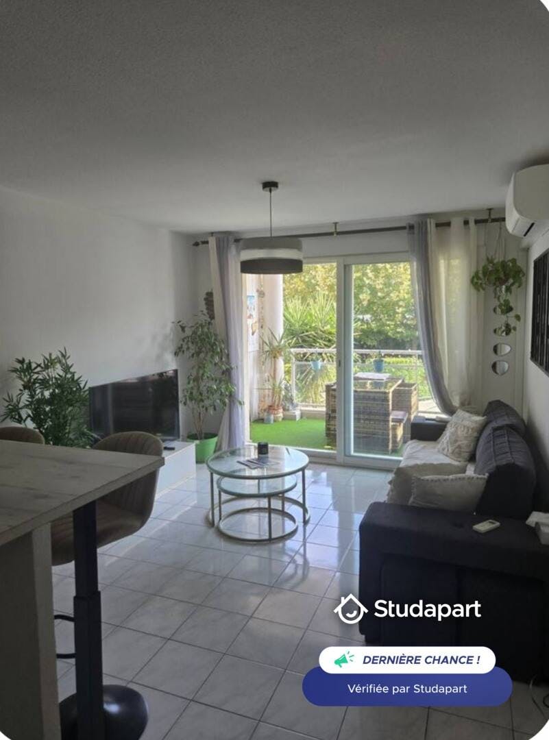 Appartement à louer pour 1 000 €/mois à Vallauris, Rue Alexandre Louce
