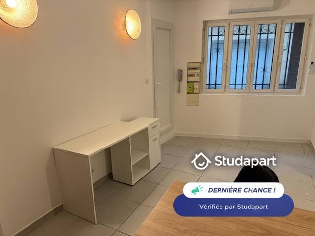Appartement à louer pour 480 €/mois à Nîmes, Rue de la Pitié
