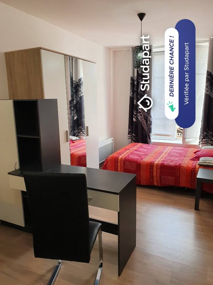 Apartamento para alugar por € 450 por mês em Troyes, Rue Gustave Michel