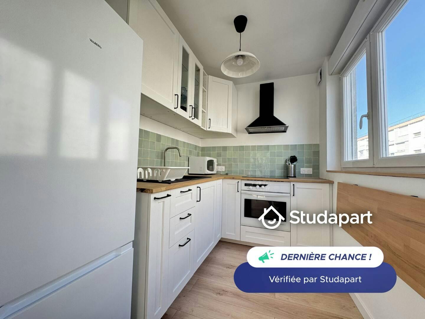 Wohnung zu mieten für 925 € pro Monat in Reims, Rue de Champigny