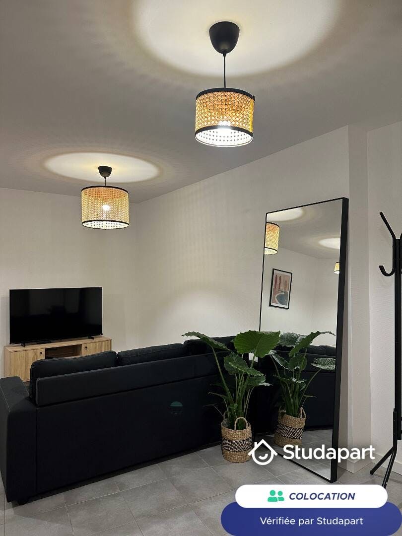 Отдельная комната сдается в аренду за 480 € в месяц в Niort, Rue Jeanne d'Arc