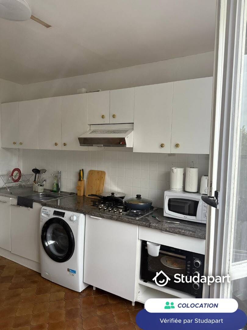 Private room for rent on Rue Portefort, Clermont-Ferrand - View 6