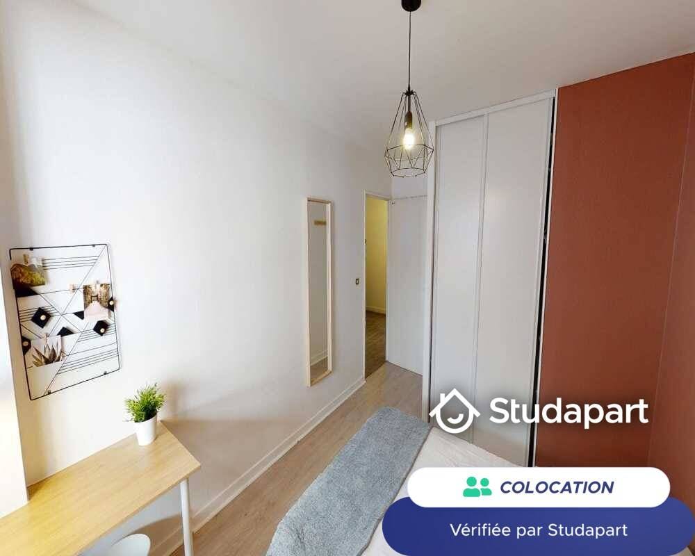 Private room for rent on Rue Cavenne, Lyon