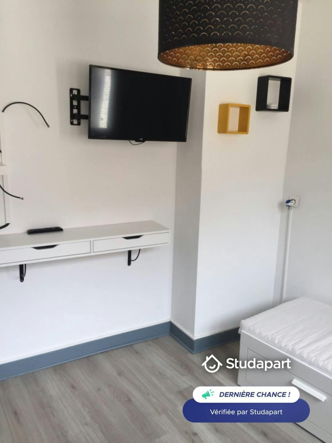 Apartment for rent on Rue des Jardins, Lille