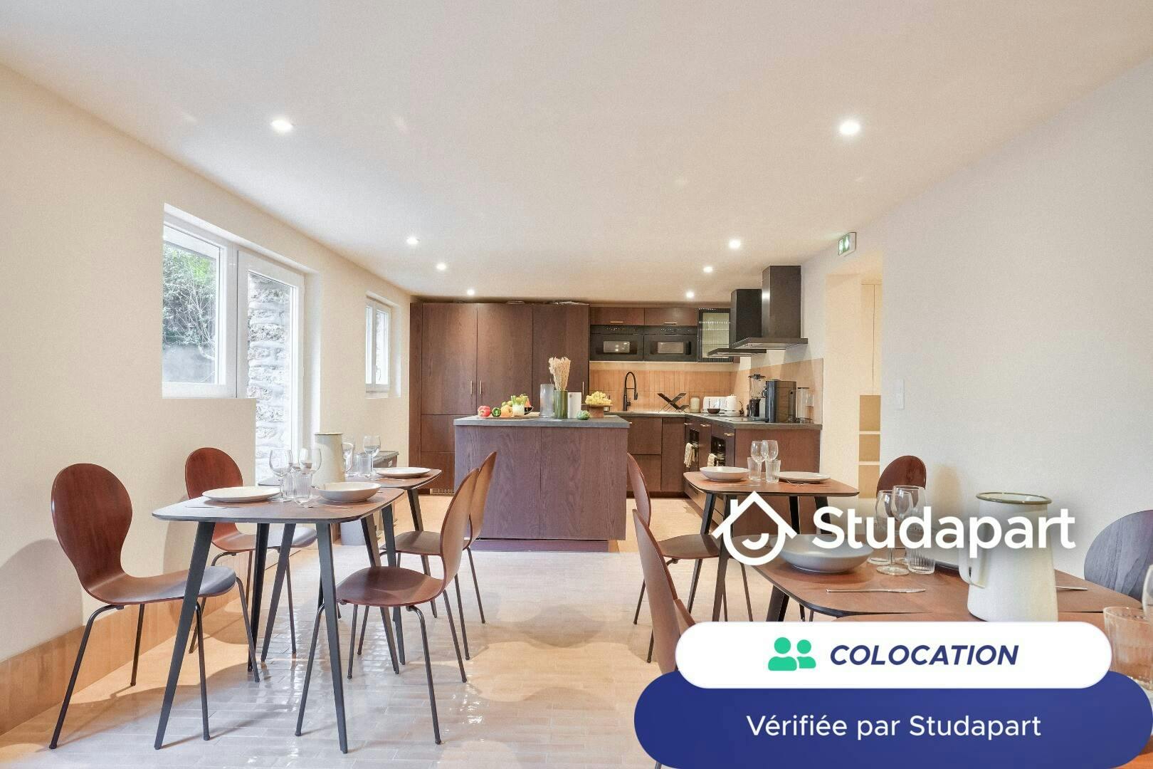 WG-Zimmer zu mieten für 790 € pro Monat in Colombes, Avenue Louise de Bettignies