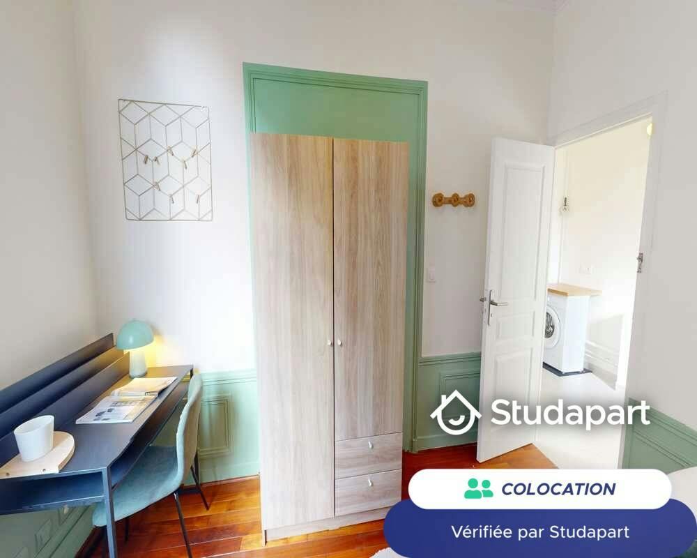 Private room for rent on Rue Roberval, Paris - Vue 4