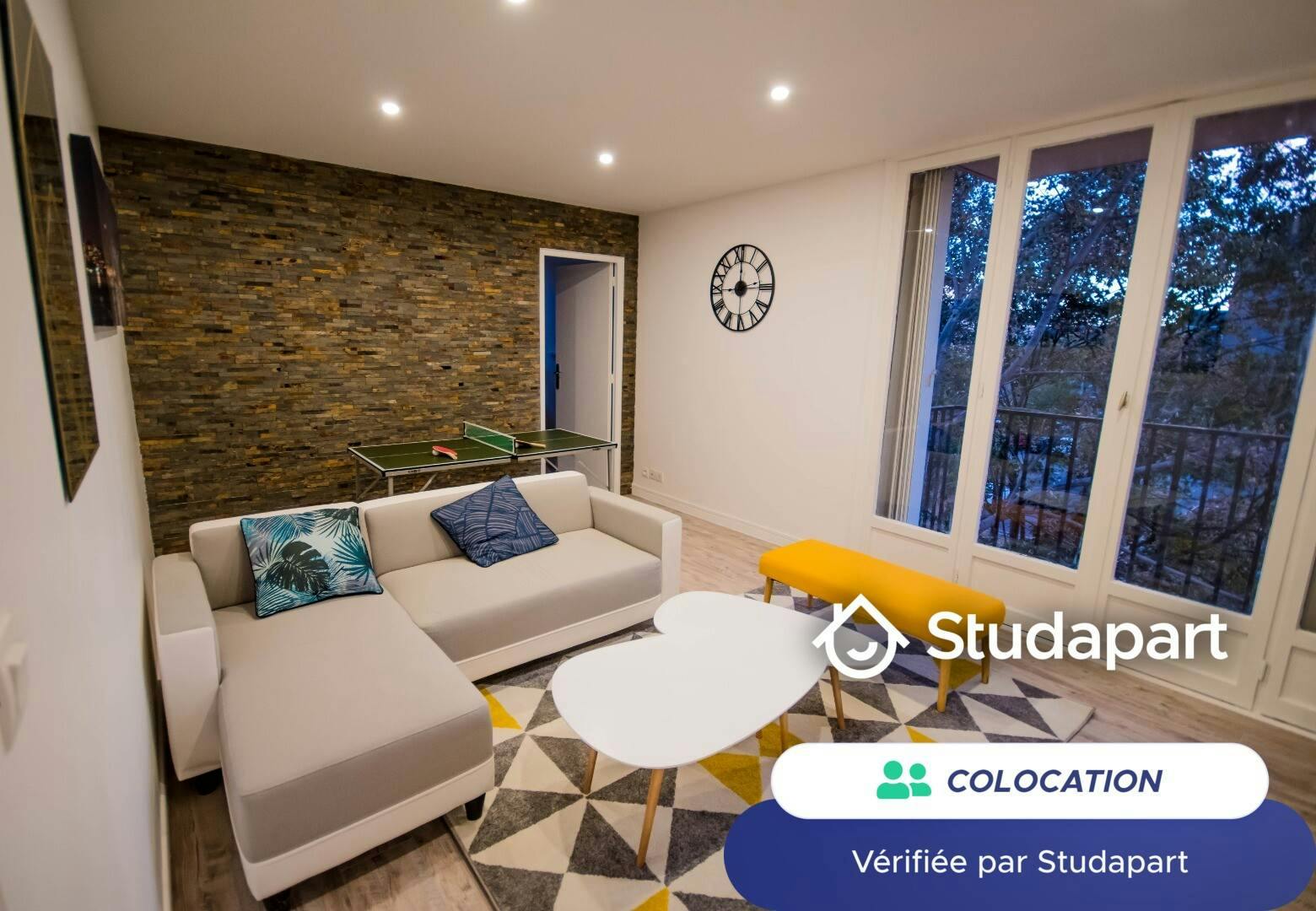 Private room for rent for €400 per month in Compiègne, Square Charles Gounod