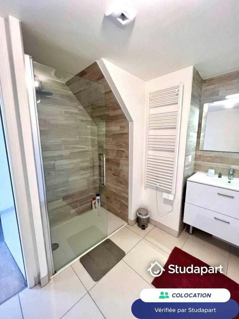 Private room for rent on Rue Amédée Saint-Germain, Bordeaux - Vue 5
