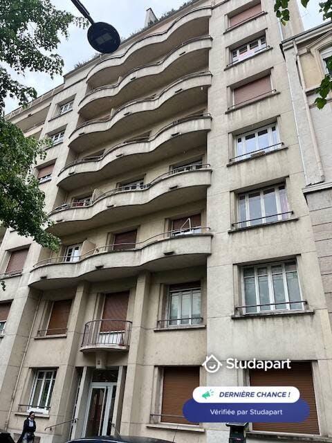 Apartment for rent for €428 per month in Saint-Étienne, Rue du Onze Novembre