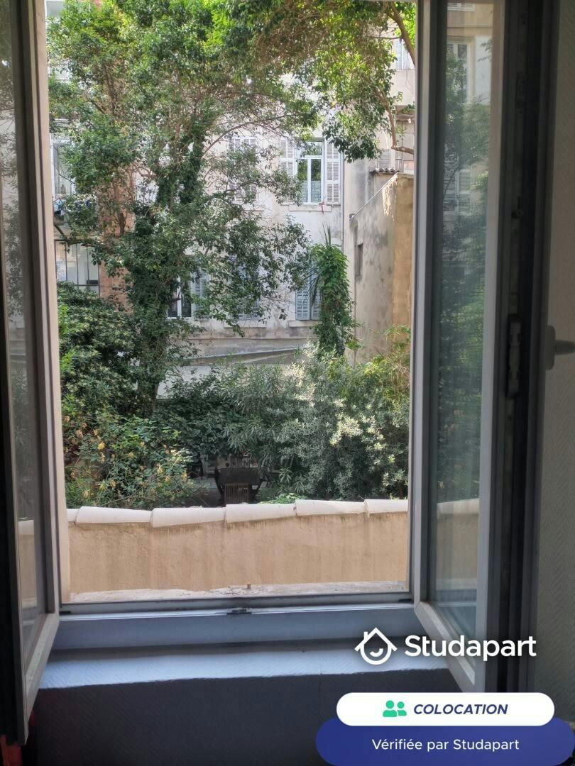 Private room for rent on Rue Horace Bertin, Marseille - Vue 3