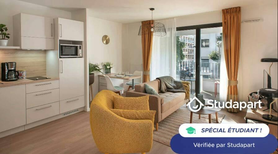 Отдельная комната сдается в аренду за 655 € в месяц в Châtellerault, Rue du 14E R.T.A.