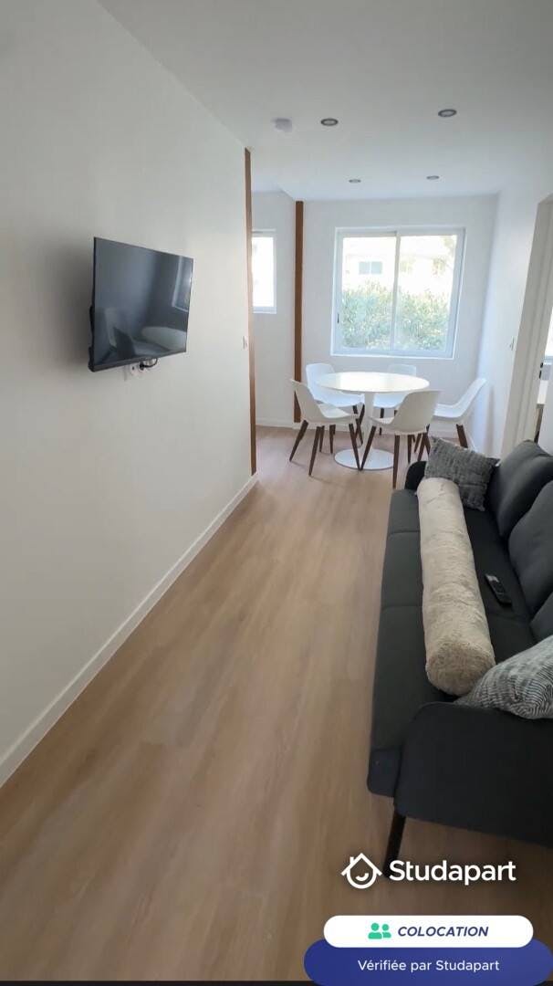 Private room for rent for €490 per month in Fresnes, Avenue Garenniere