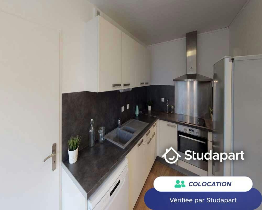 Private room for rent on Rue de Calais, Lille - Vue 4