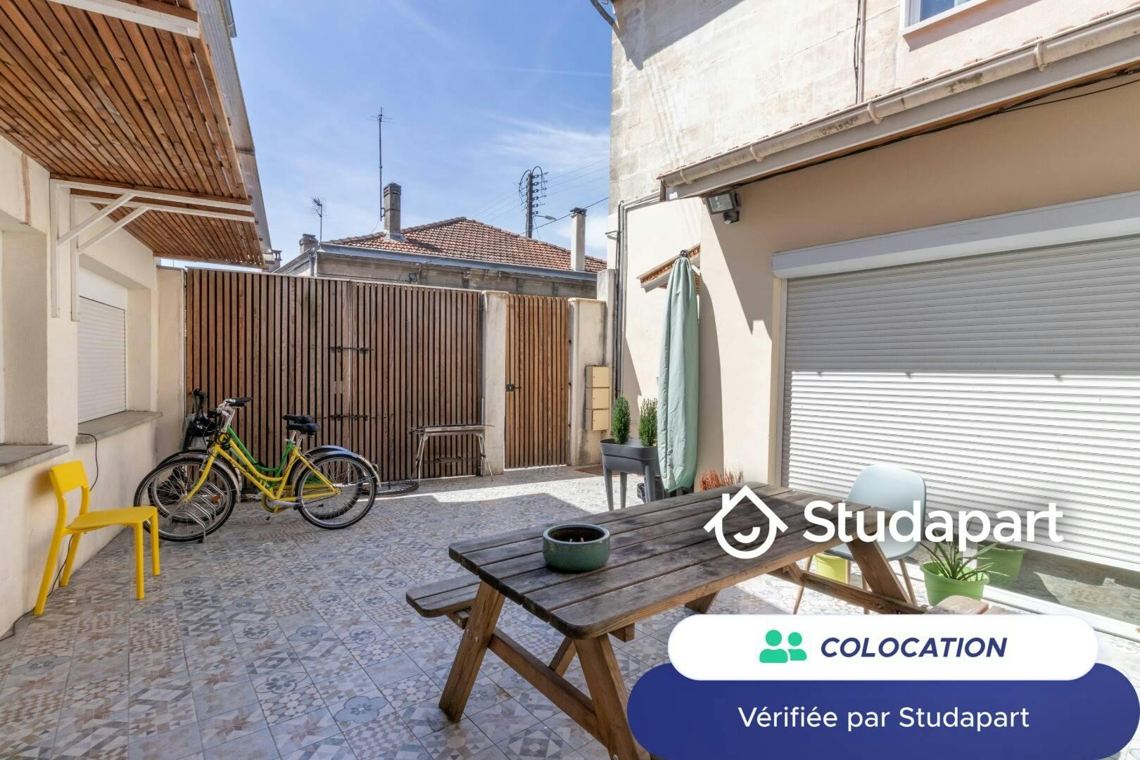 Pièce à Talence