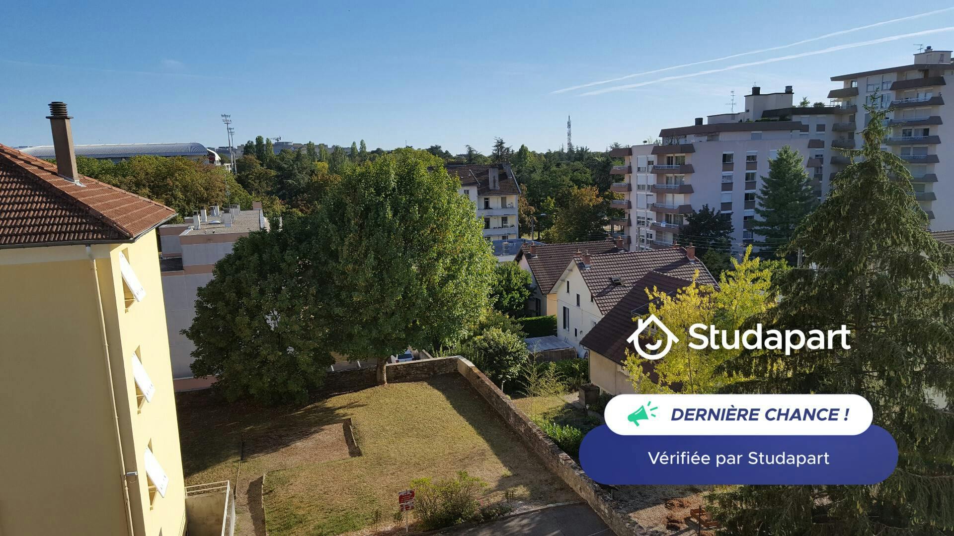 Apartment for rent for €700 per month in Dijon, Avenue Raymond Poincaré