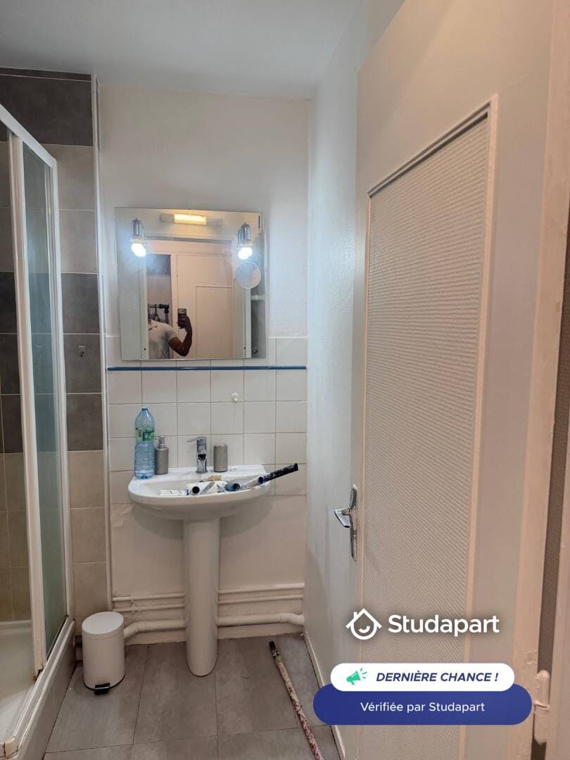 Studio for rent on Rue de Pressensé, Le Havre - Widok 5
