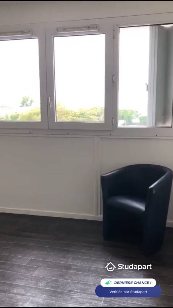 Studio for rent on Rue de Pressensé, Le Havre - Widok 3