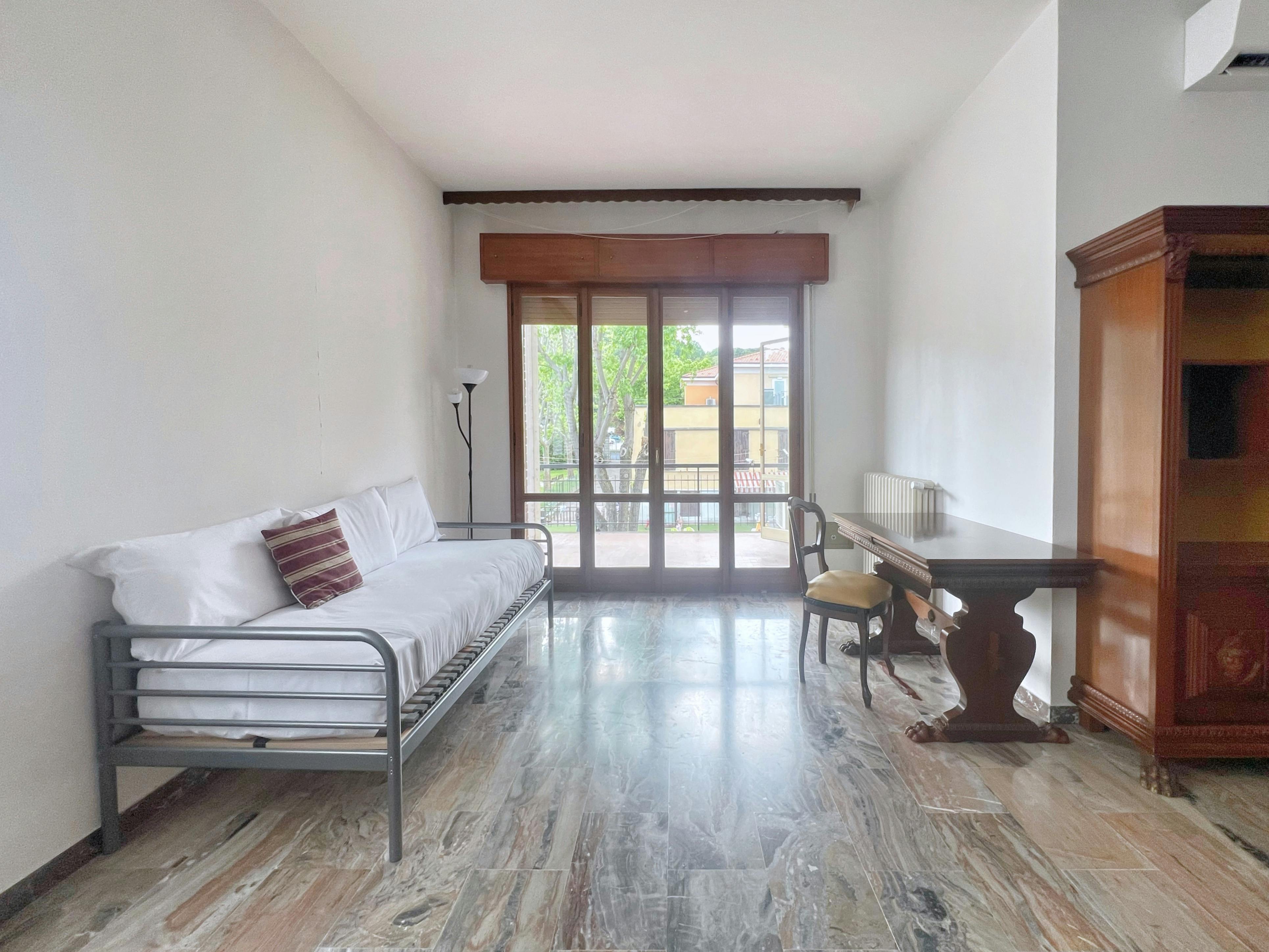 Apartment for rent for €1,695 per month in Sasso Marconi, Viale Nuovo