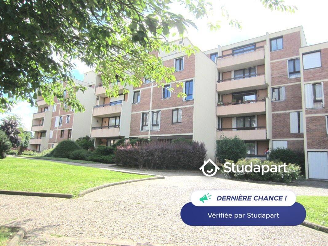 Apartment for rent for €490 per month in Évry-Courcouronnes, Square Gutenberg