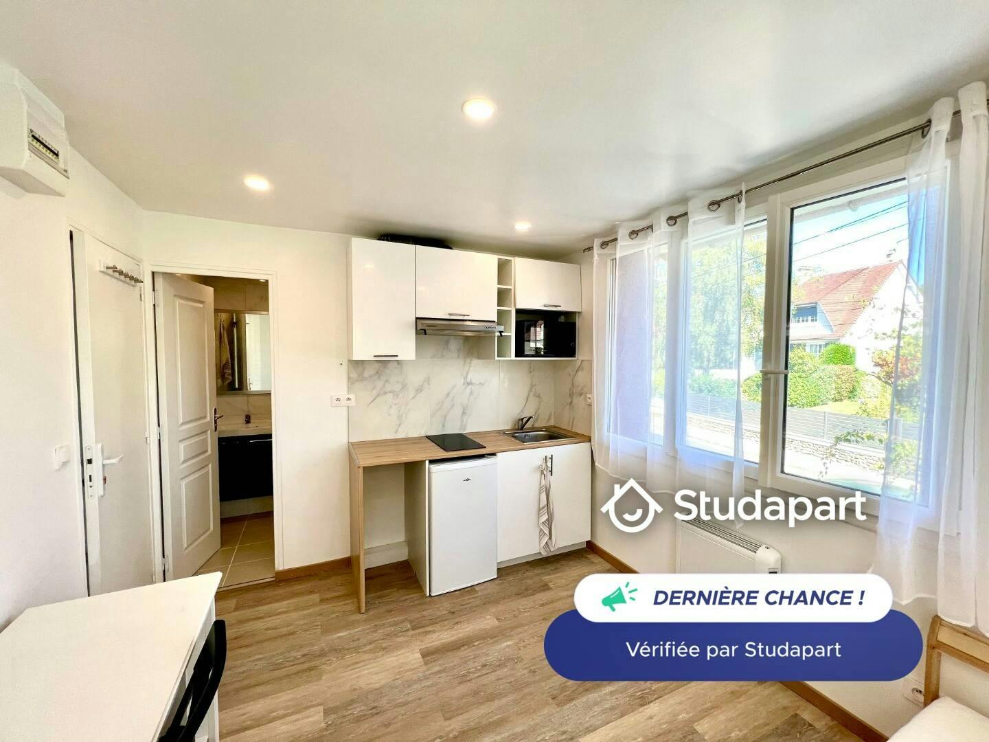 Apartment for rent for €650 per month in Orsay, Rue Corneille