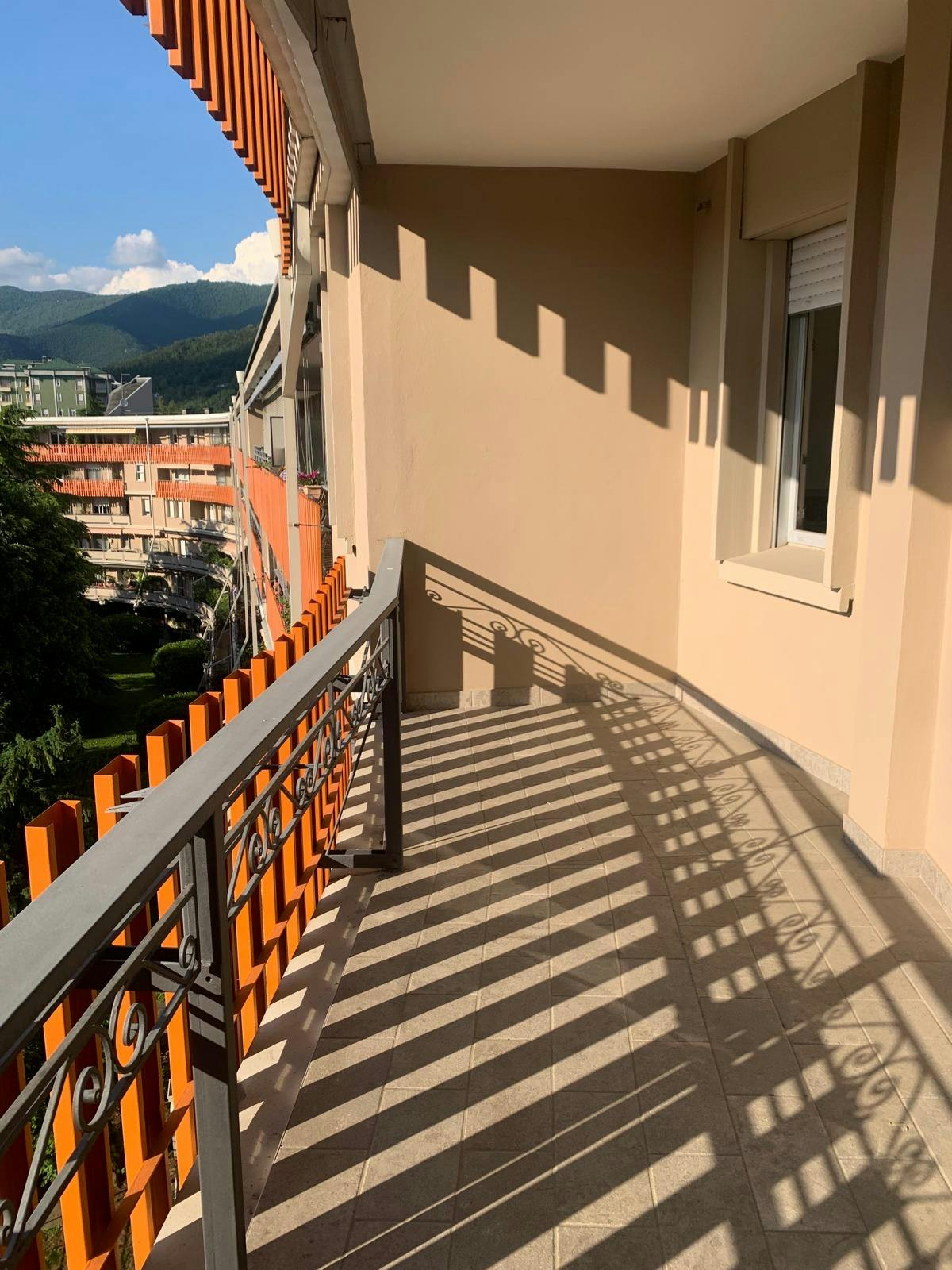 Studio for rent for €1,100 per month in Brescia, Viale Europa