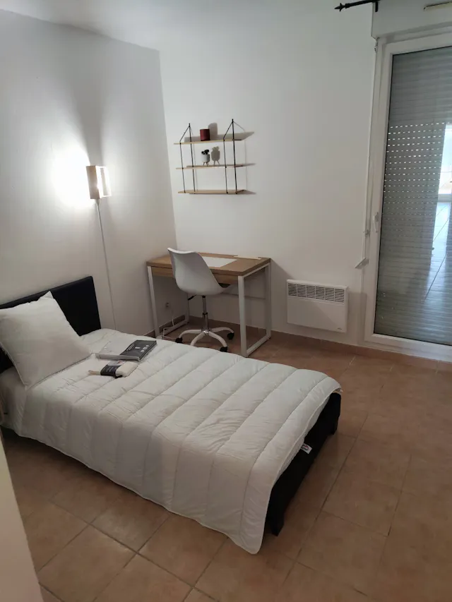 Shared room in Rue Nicolas Copernic, Marseille (1706878) room image 1