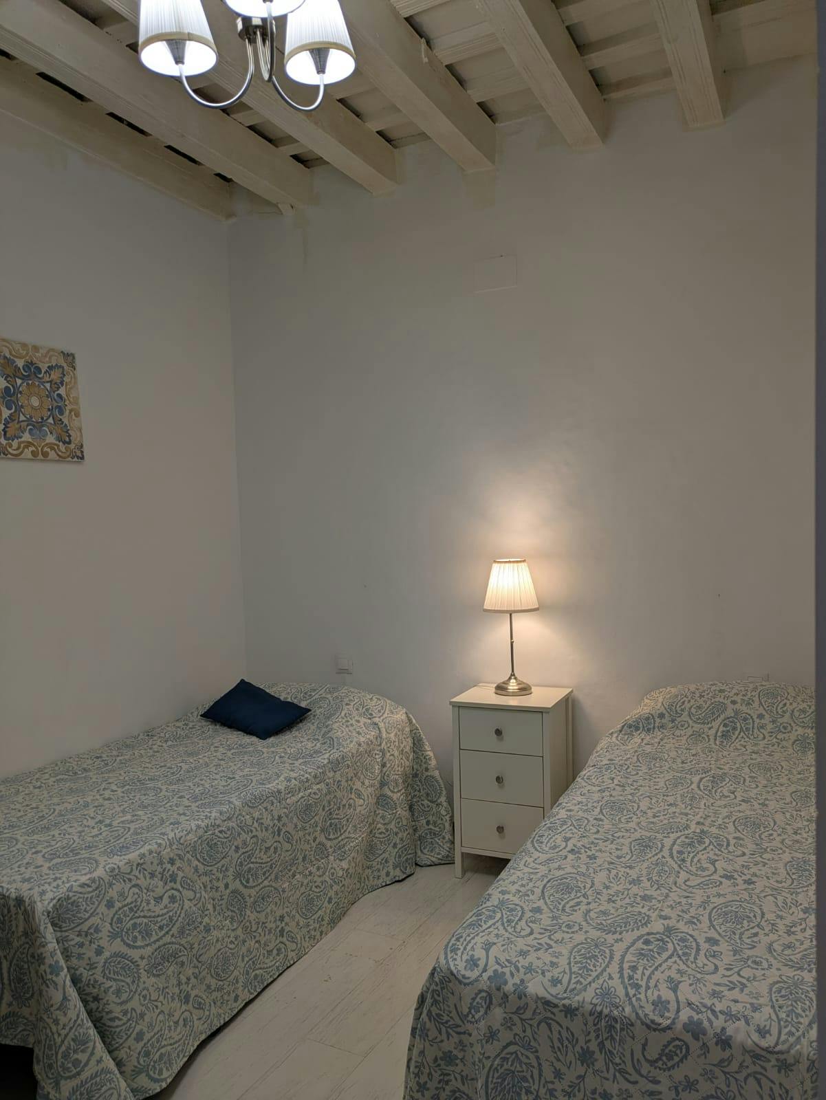 Apartamento en alquiler por 1050 € al mes en Cadiz, Calle Fernández Shaw