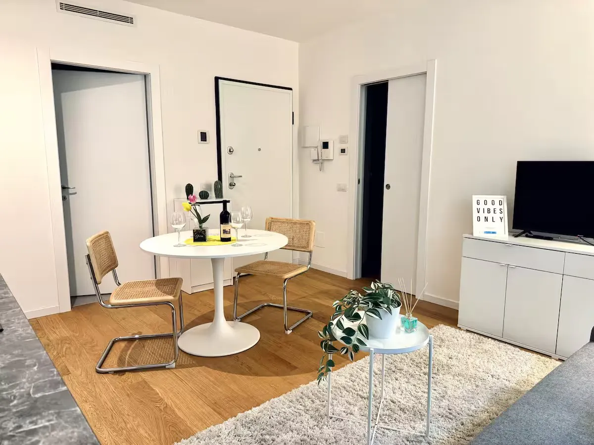 1-Bedroom Apartment in Via Giulio Belinzaghi, Milan (1707026) ROOM 1