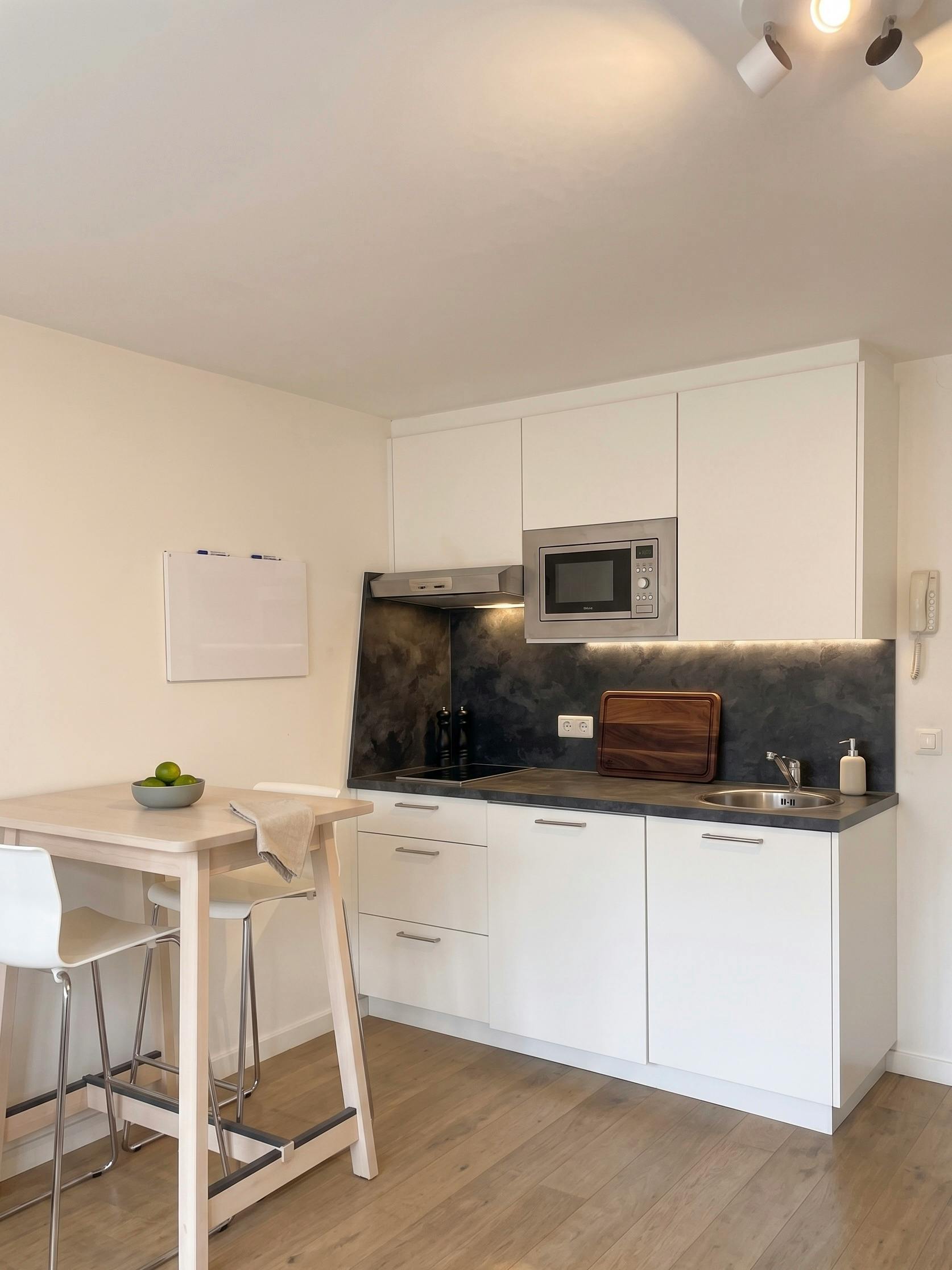 Studio for rent for €750 per month in Leuven, Naamsesteenweg