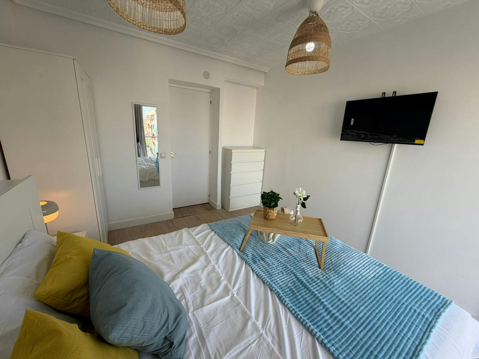 Habitación compartida en alquiler por 565 € al mes en Alicante, Avinguda Novelda